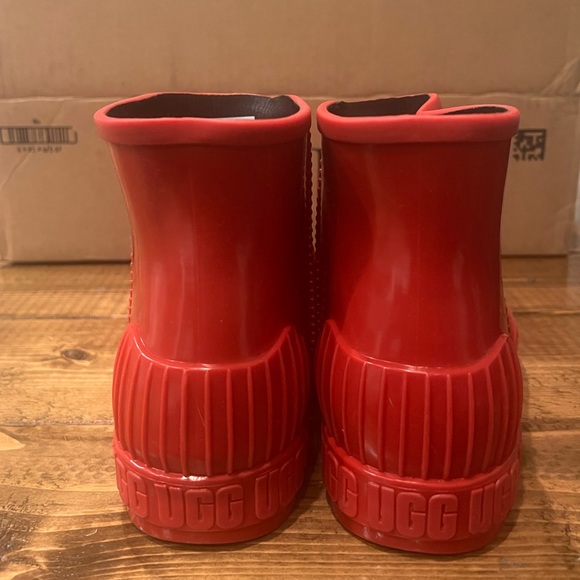 UGG Rain Ankle Boots - Picture 3 of 4
